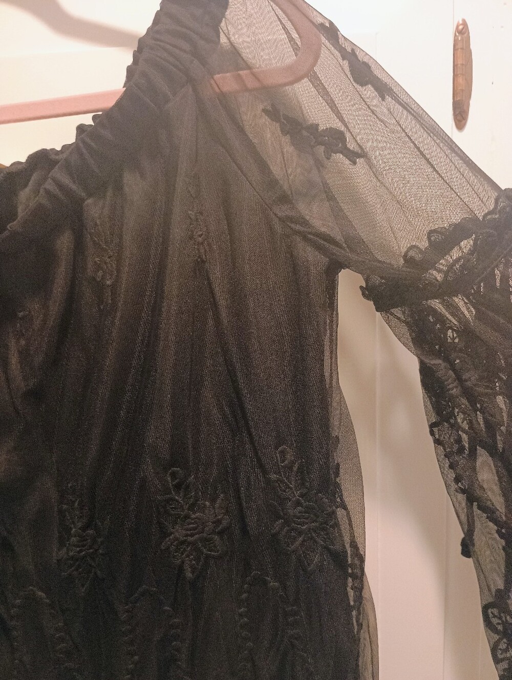 Black Lace Off-Shoulder Women's Top NWT - Picture 3 of 4